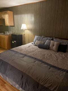 Michael Dee's Motel - East Durham - 8