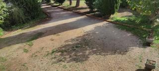 Offrez-vous un séjour dans notre gîte à Entressen Une grande piscine pour se rafraîchir ,un espace de jeux pour enfants pour des heures de divertissement Un terrain de pétanque pour des parties endiablées - Entressen - 6