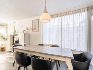 Inviting holiday home in Baarland with terrace - Baarland - 1