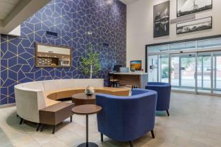 Best Western Plus Pembina Inn & Suites - 8