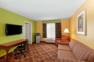 Super 8 by Wyndham Lake of the Ozarks - Eldon - 5