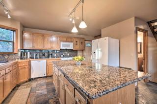 Deck and Grill Mtn Haven in Stanislaus Natl Forest - Arnold - 1