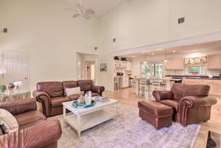 Classy Getaway with Deck and Yard Less Than 1 Mi to Beach - Riverhead - 0