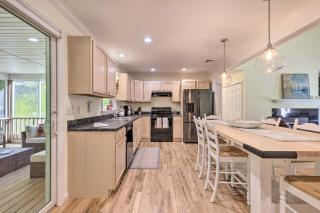 Classy Getaway with Deck and Yard Less Than 1 Mi to Beach - 2