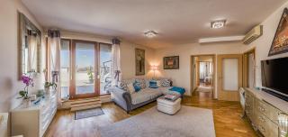 Budapest Top Apartment with Private 90 sqm Rooftop, Free Parking and Air Condition - Budapeste - 9