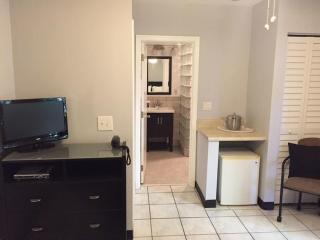 Coral Reef Guesthouse - 2