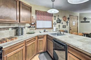 Rustic Condo with Deck Less Than 1 Mi to Angel Fire Resort! - Angel Fire - 1