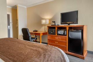 Fort Washington Inn - 4