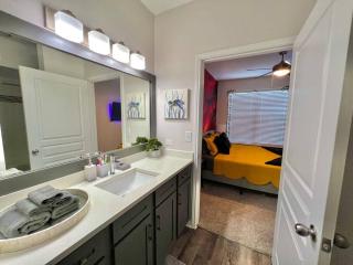 Tropical Paradise- 2Bedroom/2Bath/NRG/MedCenter/Galleria - 1