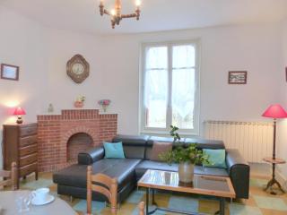 Maison indépendante près du village médiéval avec jardin clos, parking et équipements complets - FR-1-489-15 - Hérisson - 9