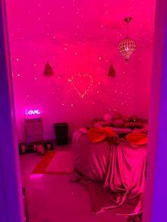 Jacuzzi Appartement love room - Freneuse - 2