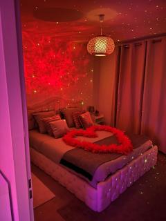 Jacuzzi Appartement love room - Freneuse - 4