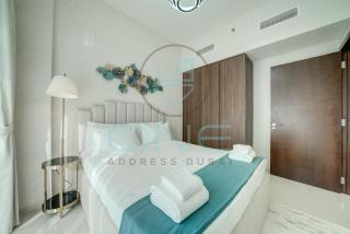 Upgraded Apartment w Partial Burj Khalifa View - Dubai - 2