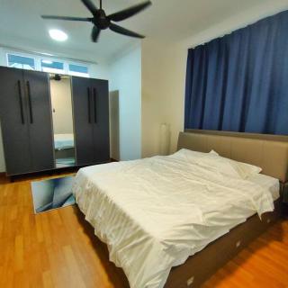 3 Storey Swimming Pool&Projector House Setia Alam - 2