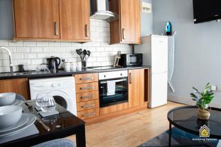 City Centre 2 Bed Flat Sleeps 3 for Work and Leisure with Free Wifi by Amazing Spaces Relocations Ltd - 8