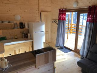 Camping, Hôtel De Plein Air Les Cariamas - Chateauroux-les-Alpes - 1