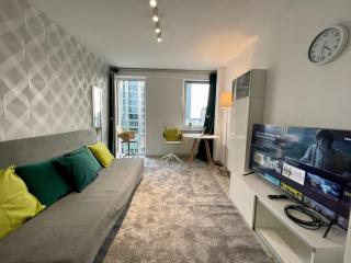 GREEN 4 Rondo 1 metro WiFi 65'TV Netflix HBO AppleTV Disney+ - 0