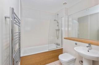 Floor-ceiling windows, Harbour/Sea Views, Sleeps 5 - 9