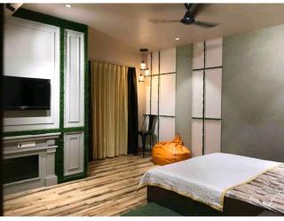 Entire Craftsman house with 2 Bedrooms kitchen and more - 3