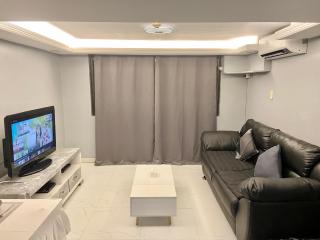 IV’s Condo w/ Netflix, Wifi & Karaoke - Cainta - 6