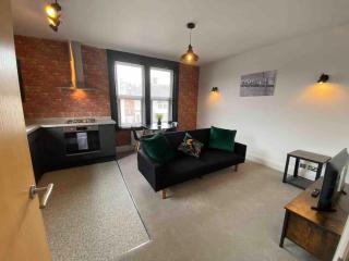 1 bed flat with parking near town centre - 3