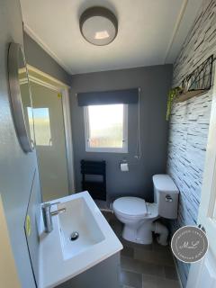 Promenade 852 - pet friendly, WiFi and just a few steps from the beach, close to Fantasy Island - Meadow Lakes Caravan & Lodge Hire - Skegness - 5
