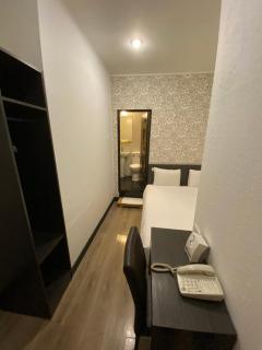 Queens Hotel - 4