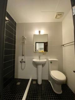 Queens Hotel - 8