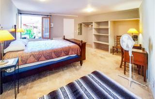 Awesome Home In Villeneuve-Lès-Montréa - Villeneuve-lès-Montréal - 2