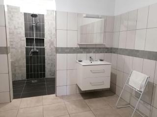 Logement F2 de 100 m carré - Camp de Rémire - 3