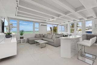 Amapola SeaSide Beach Front Apartment - San Juan - 6