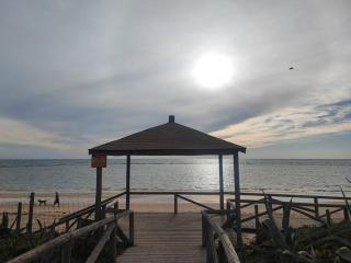 Precioso bajo muy grande a 200 metros de playa - Chipiona - 0