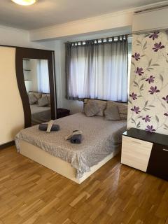 Central Studio with Lovely Terrace & Free street Parking - Plovdiv - 6