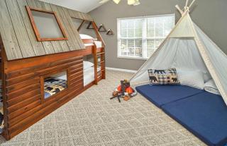 Log Bunk Bed, Playhouse, & TeePee-Willow Trace Retreat 5mi to Dollywood - Sevierville - 0