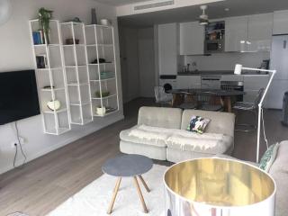 central bright apartment, community pool and own private pool on splendid terrace, garage, beach 900m, mountains 200m - Estepona - 2
