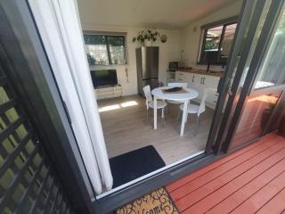 Red Beach Garden Cottage - 7