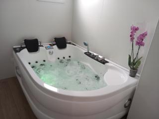 Apartamentos De la Haya & Suite con Jacuzzi, junto al Teatro Romano - Mérida - 0