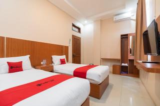 RedDoorz Syariah near Pantai Padang - 5