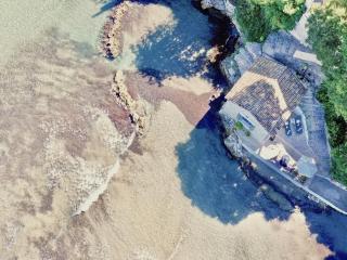 Apraos Beachfront Studio by DadoVillas - 3