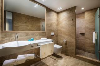 -- ESTE PARK HOTEL -- part of Urban Chic Luxury Design Hotels - Parking & Compliments - next to Shopping & Dining Mall Plovdiv - 3