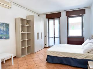 Amply Lit Harmony Home Via Brocchi - Milan - 2