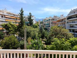 Vironos extra bright apartment - Front park and monastery - Atene - 0