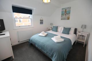 Exmouth - Apartment 2, Strand House - Modern 2 Bedroom Apartment, Perfect Location For Access To Beach & Town Centre - Sleeps 6 Guests - Hosted By RENTMYHOUSE - Exmouth - 0