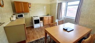 Beach Court Holiday Apartments - Skegness - 2