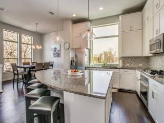Elegant 3 BED Home Walk To Riverwalk/Pearl/St Mary - San Antonio - 9