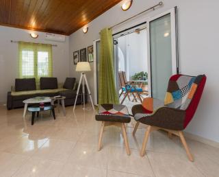 Thano's stylish flat just 150m to the beach - Faraí - 0