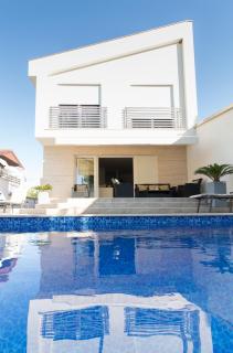 Villa Ema with heated saltwater pool, sauna and private gym - by TA Leut Agency - Privlaka - 9