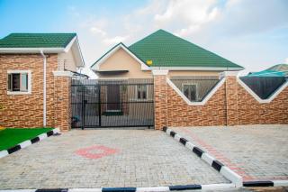 NIFEWAT APARTMENT leed studio apartment with gym, Netflix and WiFi - Abuja - 5