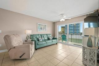Relax and Chill Beachside Condo - Daytona Beach - 6