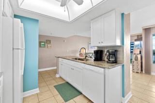 Relax and Chill Beachside Condo - Daytona Beach - 5